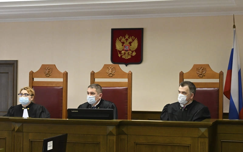 ВС ужесточил требования к участникам процессов и продлил особый режим работы