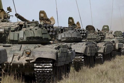 Первый воинский эшелон с военнослужащими и техникой мотострелкового соединения ВВО прибыл на полигон Цугол для участия в крупных учениях