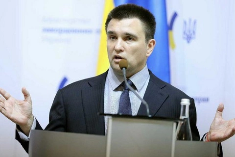 На фразу украинского главы о «стыде» РФ ответили на полуострове