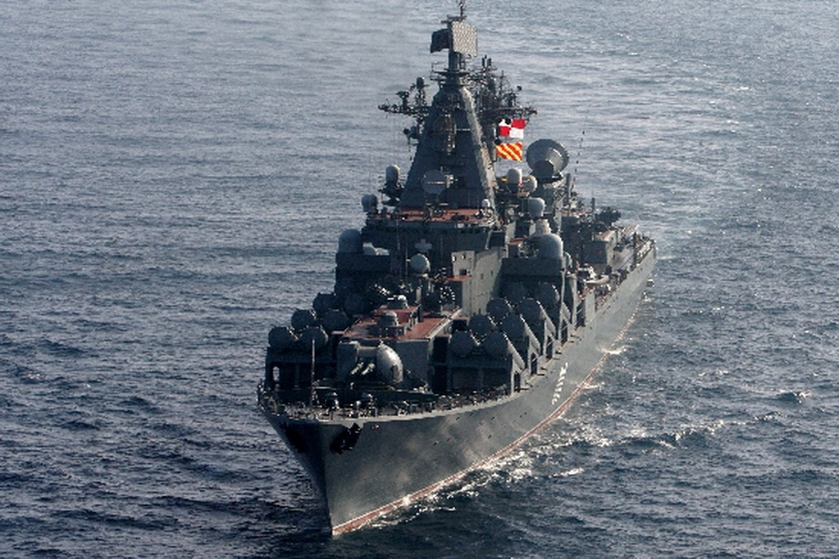 Гвардейский ракетный крейсер «Варяг» выполнил комплекс боевых упражнений в Японском море
