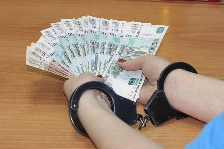 В Кемеровской области бывший директор мебельного магазина осуждена за хищение денег у 42 клиентов
