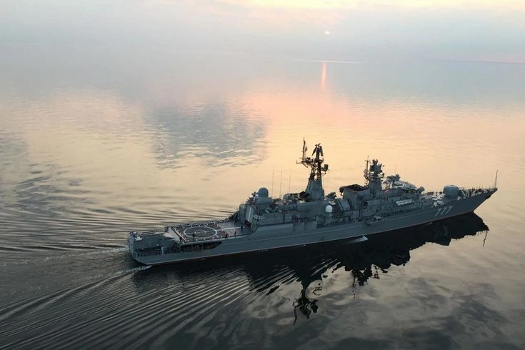 Сторожевой корабль «Ярослав Мудрый» Балтийского флота провел плановые учебные стрельбы в Балтийском море