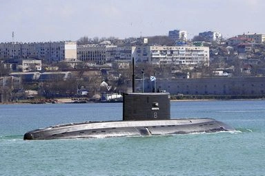 Экипажи подводных лодок «Великий Новгород» и «Колпино» Черноморского флота сдают курсовую задачу Л-1