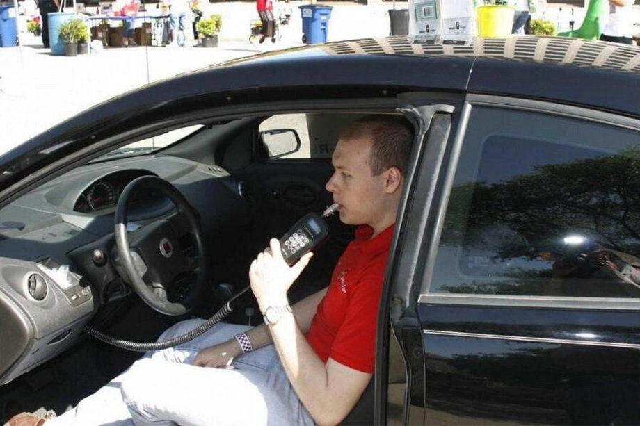 Новая система блокировки в российских автомобилях – алкозамки