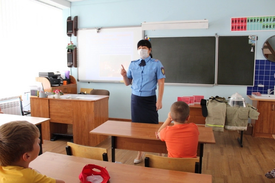 Профилактические занятия в пришкольном лагере УВК №1 города Воронежа