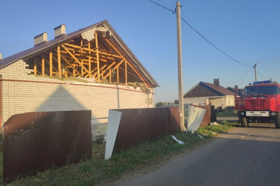 В липецком селе Тербуны в 8-квартирном доме произошел взрыв бытового газа, пострадал мужчина