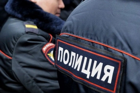 Нарушившая режим самоизоляции пьяная москвичка напала на полицейского