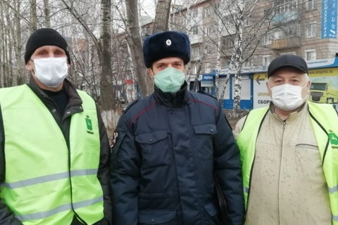 Представитель Общественного совета при УМВД России по Томской области совместно с сотрудниками полиции проверил соблюдение режима самоизоляции