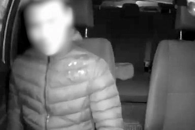 В Волгоградской области для остановки автомобиля нарушителя стреляли из табельное оружие