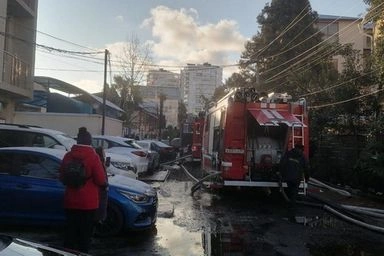 Пожар в реконструируемом здании на улице 8 Марта в Сочи ликвидирован