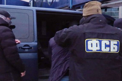 ФСБ России задержан житель Тюменской области, осуществлявший подготовку вооруженного нападения на одно из учебных заведений региона