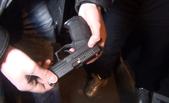 В Калининграде полицейские задержали подозреваемого в угрозе убийством продавцу магазина