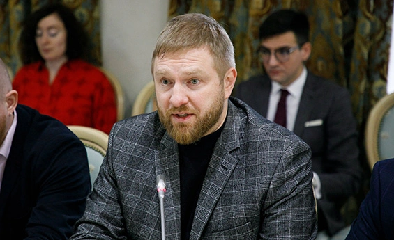 «Российские социальные сети должны менять систему борьбы с фейками» — Александр Мальквич