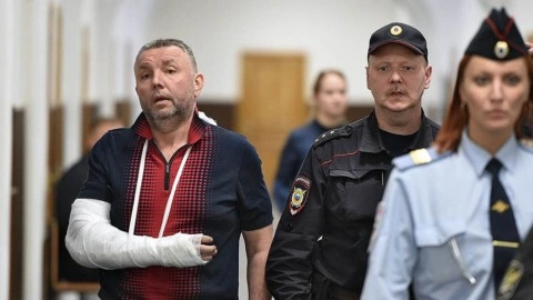 Продлен арест экс-сотрудникам-миллиардерам ФСБ Фролову и Черкалину