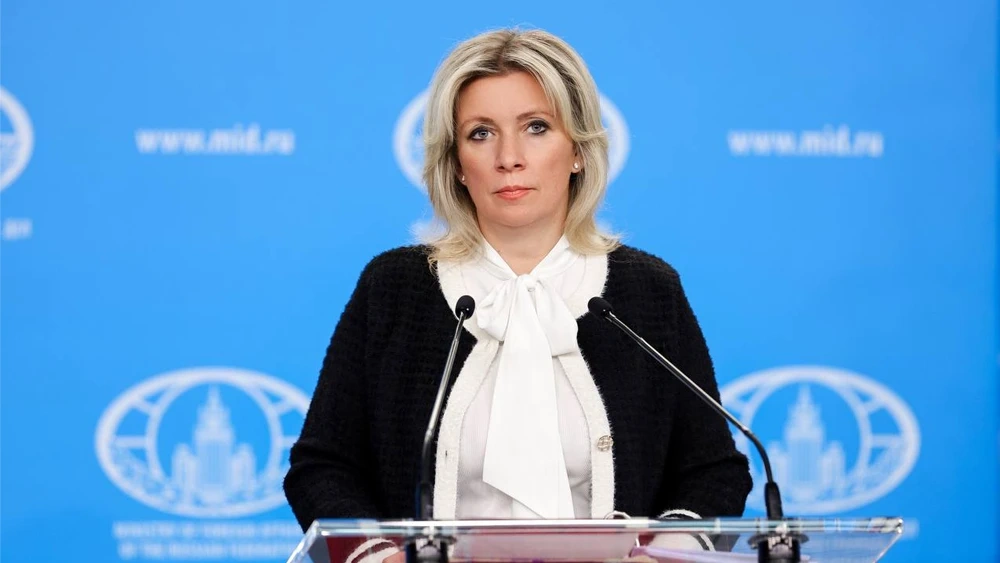 Захарова назвала отношения США с союзниками по НАТО сбором дани с вассалов