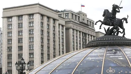 Госдума приняла закон об обязательном медосвидетельствовании трудовых мигрантов, прибывших в РФ более чем на 90 дней