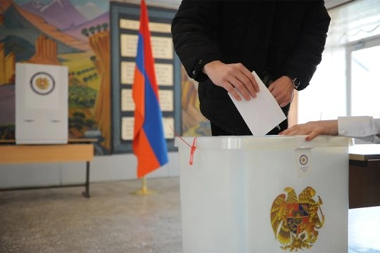 В Ереване усилили патрули перед выборами, но участки остались без охраны