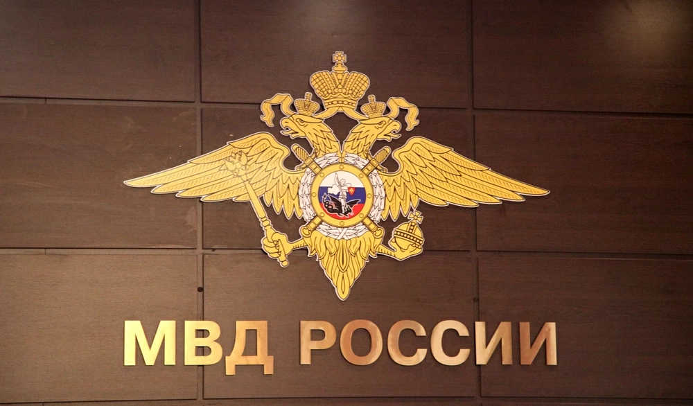 В Саратове мать изолировала дочь от мира и запретила учиться
