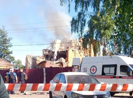При падении БПЛА загорелся частный дом в Егорьевске