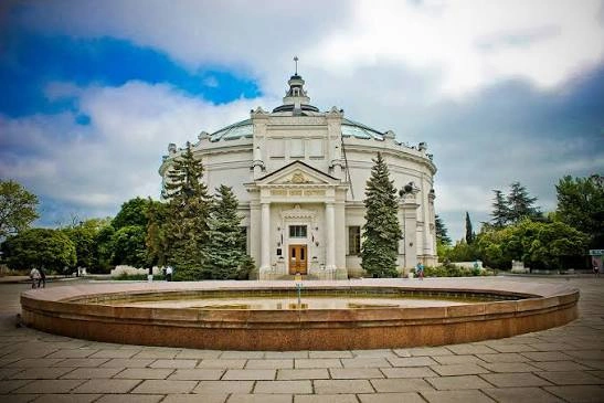 СВР обвинила Лондон в организации удара по Музею обороны Севастополя