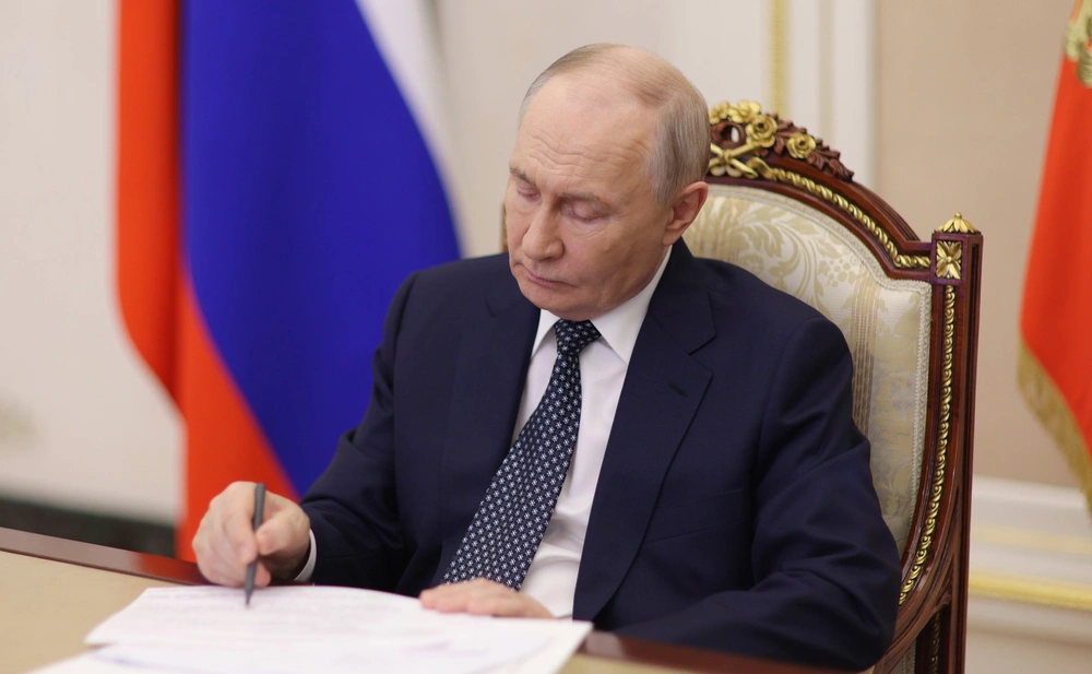 Путин потребовал ускорить решения по топливному обеспечению Крыма