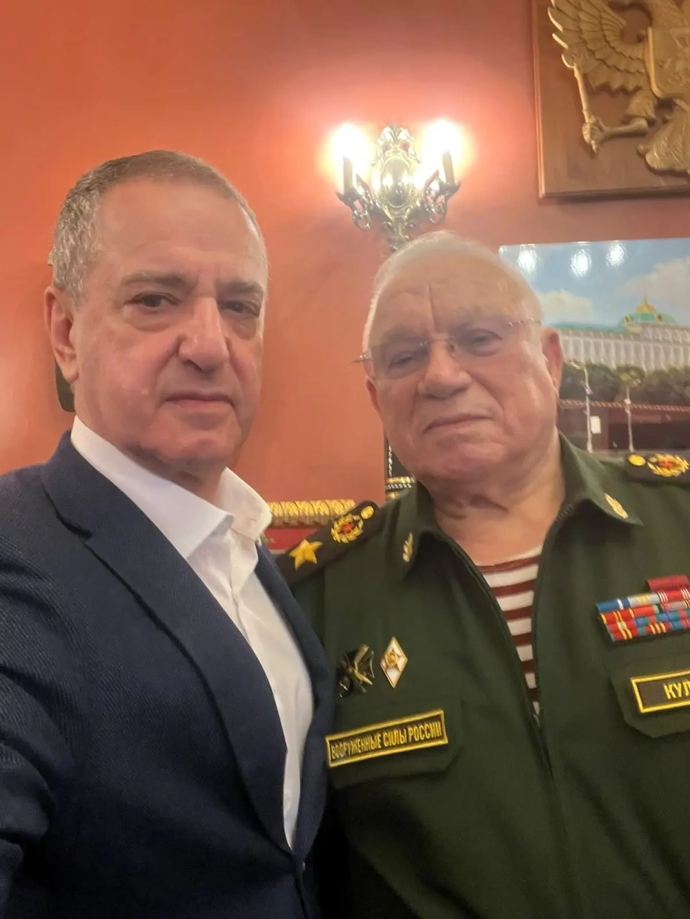 Советник председателя Российского союза ветеранов, вице‑президент Фонда «Российская геральдическая палата» Александр Швейдель поздравил генерала армии Анатолия Куликова с 80‑летием