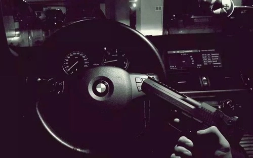 В столице из BMW открыли огонь по пешеходу