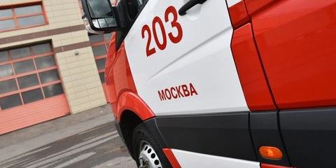 Дым и огонь из помещений МВД по Бескудниковскому району Москвы