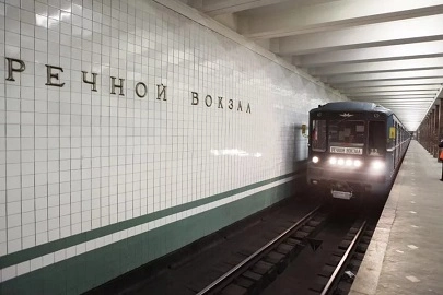 В тоннеле метро на Замоскворецкой линии загорелись шпалы