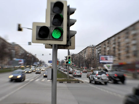 В Москве изменяется режим работы светофоров.