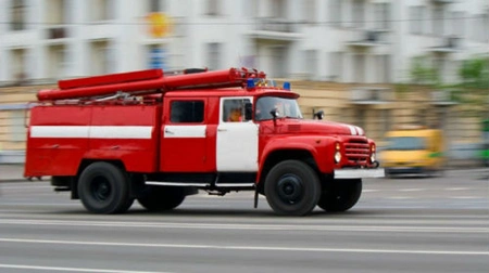 В Москве сотрудники МЧС спасли шесть человек из горящей квартиры