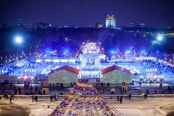 Открытие зимнего сезона в московских парках можно посмотреть в онлайн-режиме