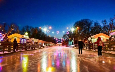 В 23 парках Москвы откроются ледовые катки