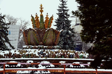 Заканчивается ремонт фонтанов «Каменный цветок» и «Дружба народов»