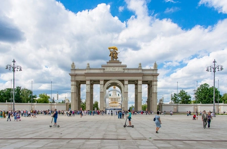 Для москвичей подготовили более 50 праздничных событий к юбилею ВДНХ