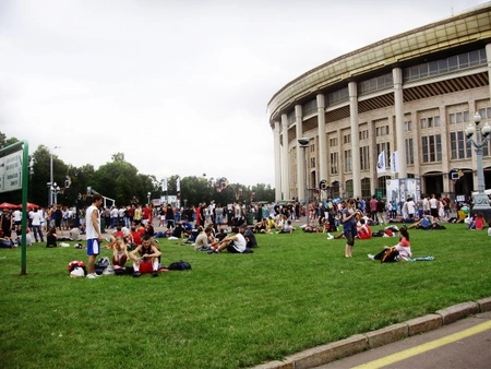 « — А ты готов к труду и обороне? Тогда тебе в «Лужники»!»