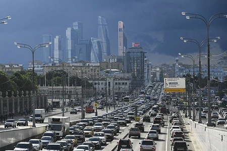 Водителей Москвы просят выезжать позднее
