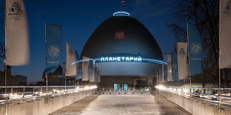 Жители и гости столицы смогут побывать на выставке редких новогодних открыток и игрушек
