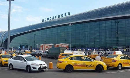 В Домодедово прямо на заказе умер от переутомления таксист