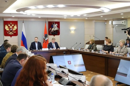 Мосгордума планирует установить штрафы за парковку на площадках для пожарной и спецтехники и захламление таких площадок мусором