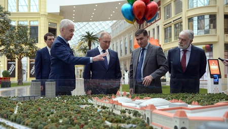 Владимир Путин и Сергей Собянин первыми посетили тематический парк «Остров мечты»