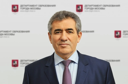 Столичного главу департамента образования лишили его должности