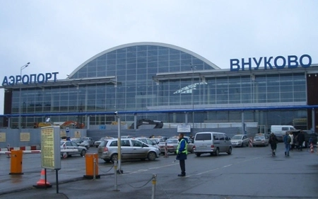 Стоимость парковки со шлагбаумом возле аэропорта Внуково снизили