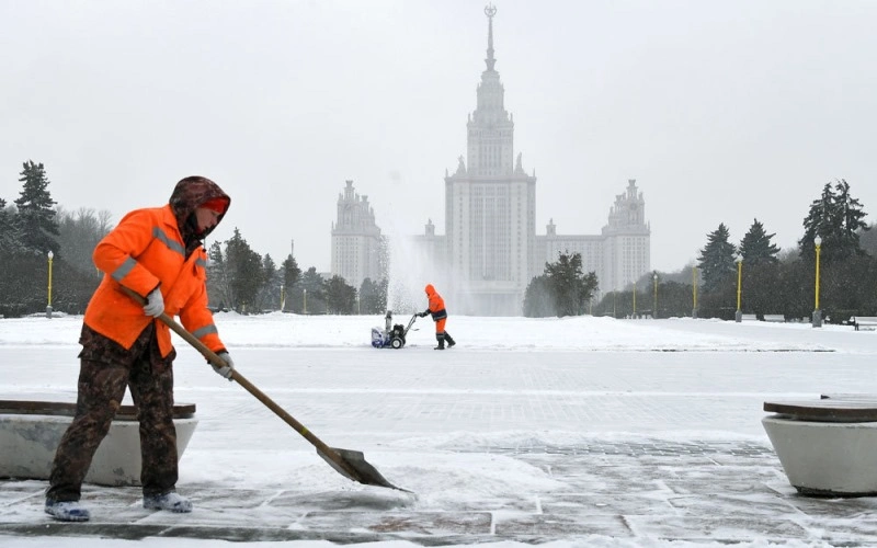 Росгидромет: Москвичам в ближайшее время снега ждать не стоит