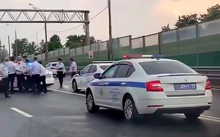 Полицейские задержали мужчину, который в столице угнал автомобиль ДПС