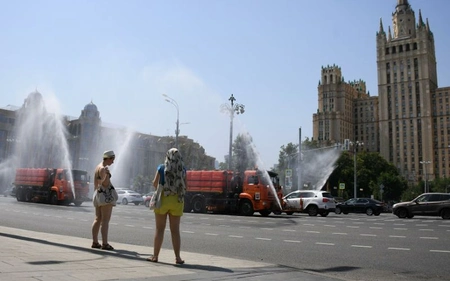 Из-за жары в Москве продлили «оранжевый» уровень опасности