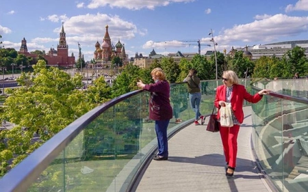 Власти Москвы поддержат операторов, которые займутся организацией туров для людей старшего поколения