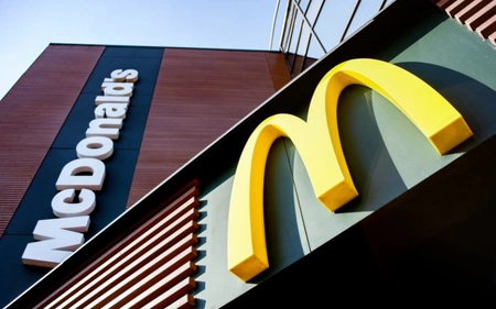 Московский суд рассмотрит иск мужчины, который страдает от закрытия McDonald’s