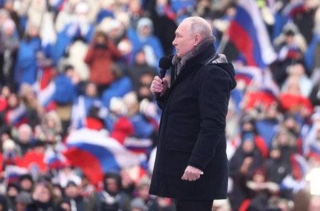 Владимир Путин появился на сцене Лужников