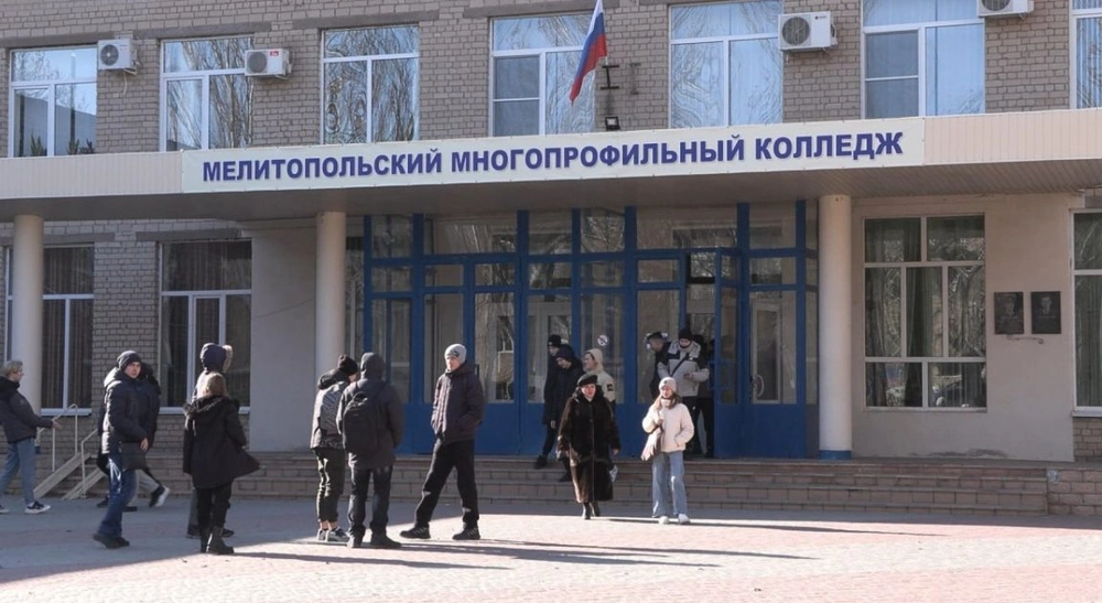 За 15 минут до начала взрывов в Мелитополе начались занятия в колледже